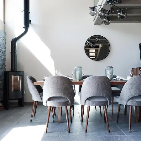 Chalet Confortable Aux Pistes Avec Sauna, Wifi, Parking